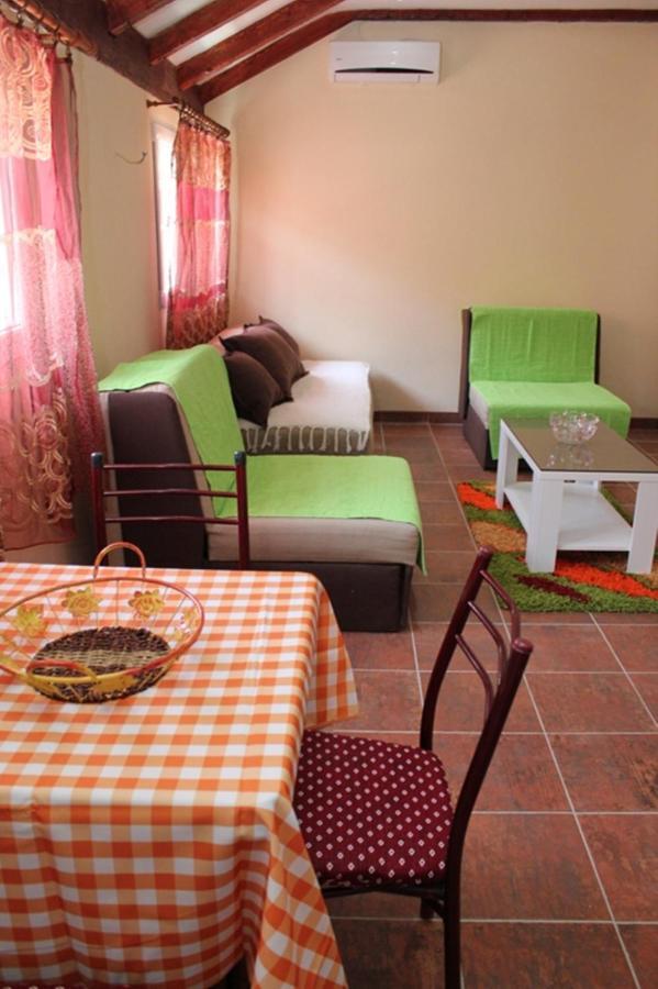 Apartments Bordo Tivat Zimmer foto